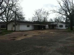 405 N 3rd Ave, Hartford, AL 36344