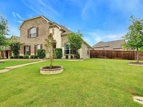 2nd image of 2809 Chatswood Dr