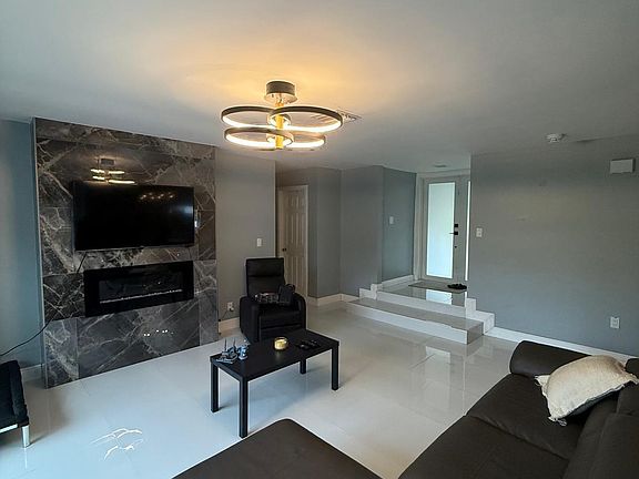 5th image of 9321 NW 35TH Manor
