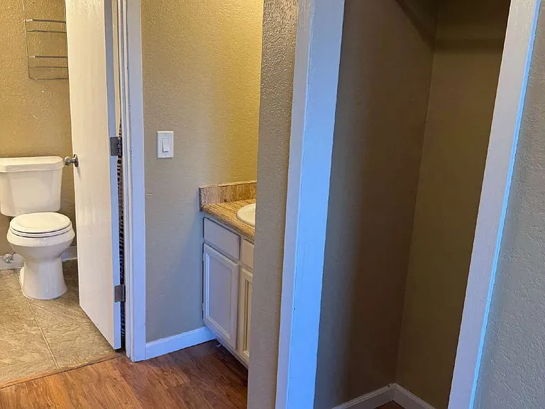 305 Meadow Dr — Photo 10