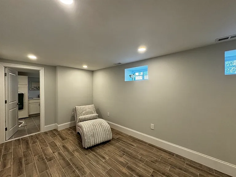 33 Hamilton St #1 — Photo 12