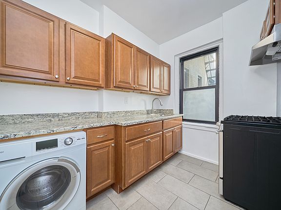 5th image of 735 W 172nd St APT B43