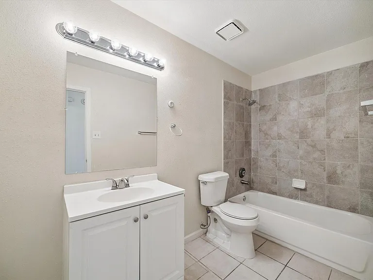 5715 S Magazine Cir — Photo 23
