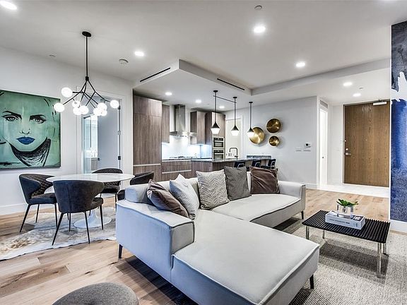 5th image of 3130 N Harwood St APT 1105