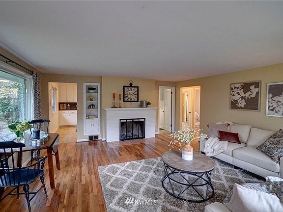 5th image of 2820 Linden Ln