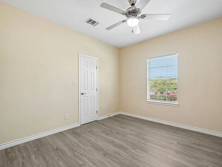 La Marquesa Apartments — Photo 40