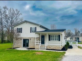 724 W 3rd Ave, Oneida, TN 37841