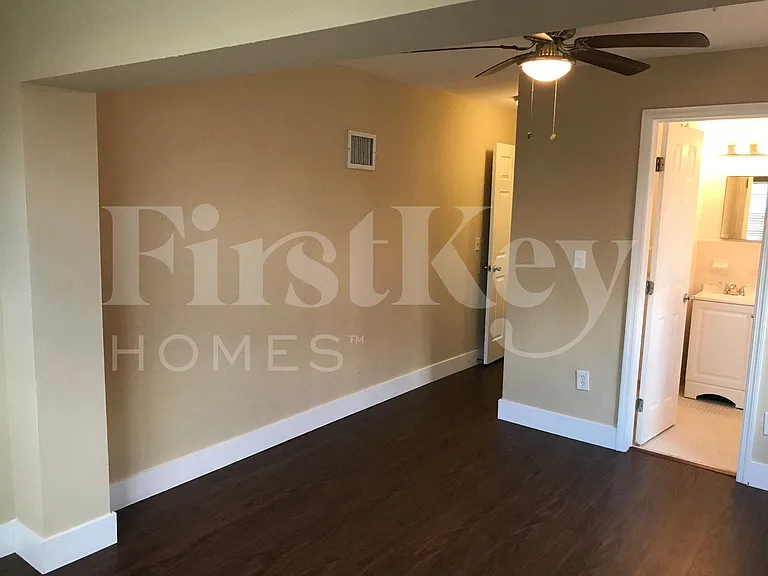 1420 NW 176th Ter — Photo 12
