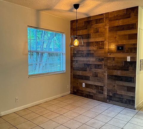 2nd image of 1890 Cloverlawn Ave