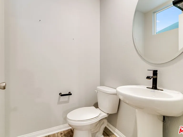 713 Daniel Freeman Cir — Photo 20