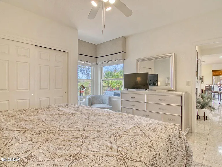 1232 E Camino Diestro — Photo 23