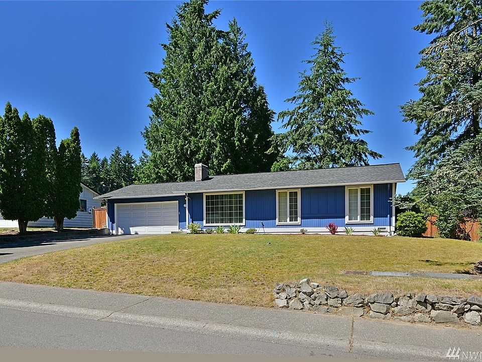 1st image of 242 NE Conifer Dr