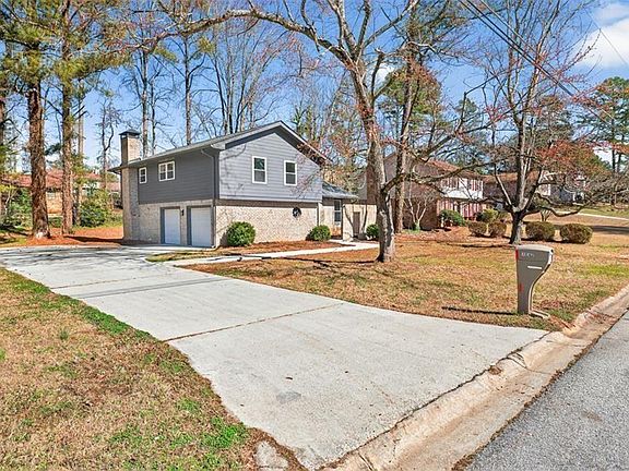 3rd image of 3940 Pinehurst Valley Dr