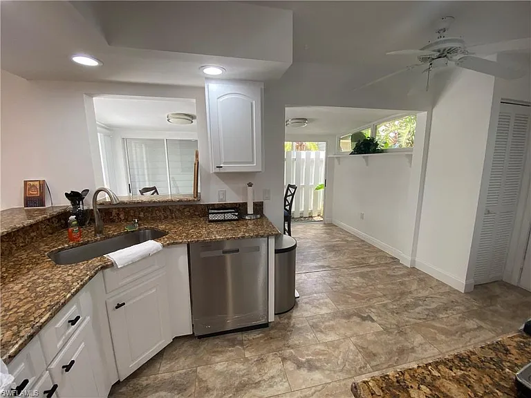 14805 Crooked Pond Ct — Photo 7