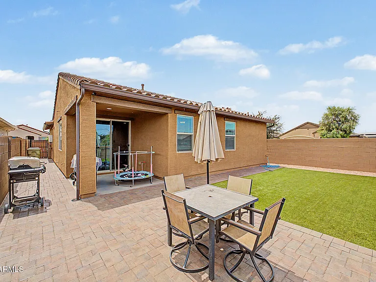 9012 W Solano Dr — Photo 25