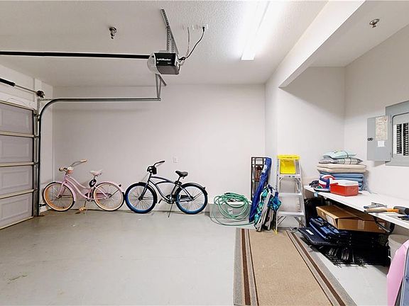 4th image of 1001 Reserve Ln