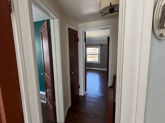 4th image of 87 Hollywood Ave #2