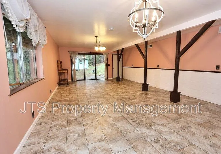 2812 Centennial Ct — Photo 45