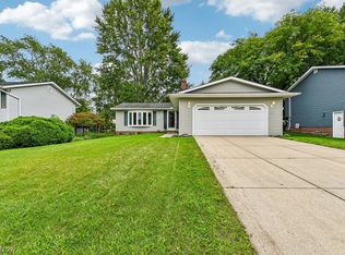 2577 Nottingham Dr, Parma, OH 44134