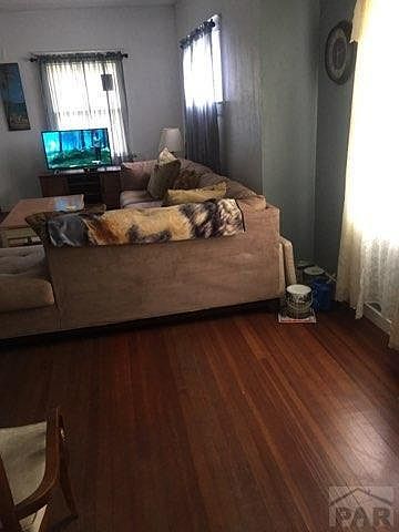 1st image of 1016 E 11th St