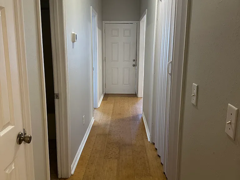 1008 Beach Dr SW #B1 — Photo 11