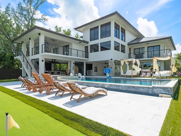 32 N Bounty Ln, Key Largo, FL 33037