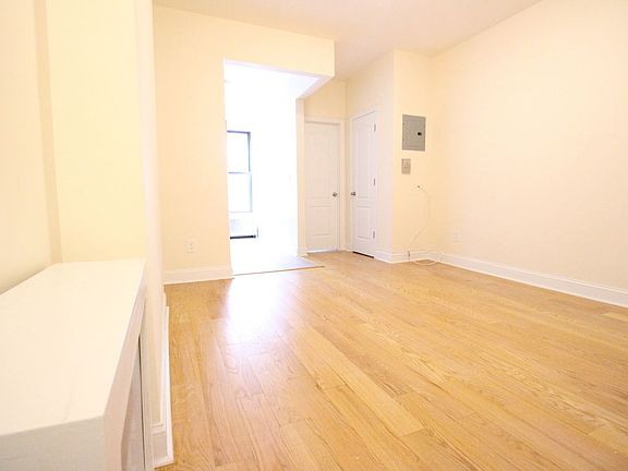 5th image of 772 Amsterdam Ave APT 4S