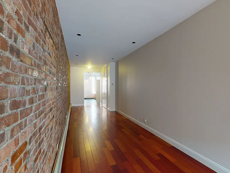 118 Bedford Ave #3L — Photo 4