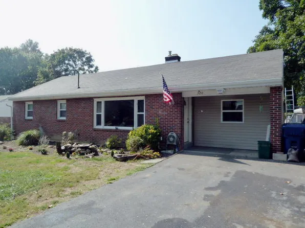 320 Hawthorne Dr, Lancaster, PA 17603