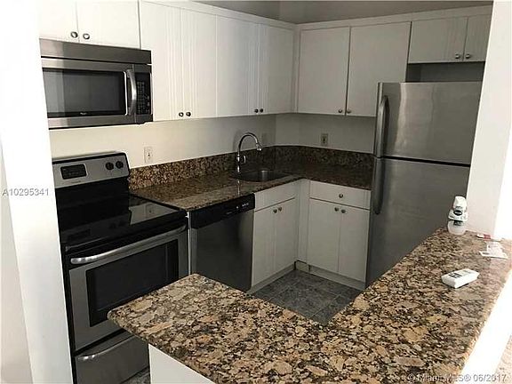 4th image of 10765 Cleary Blvd