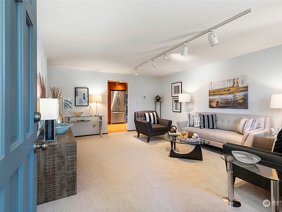 3rd image of 16424 65th Avenue W