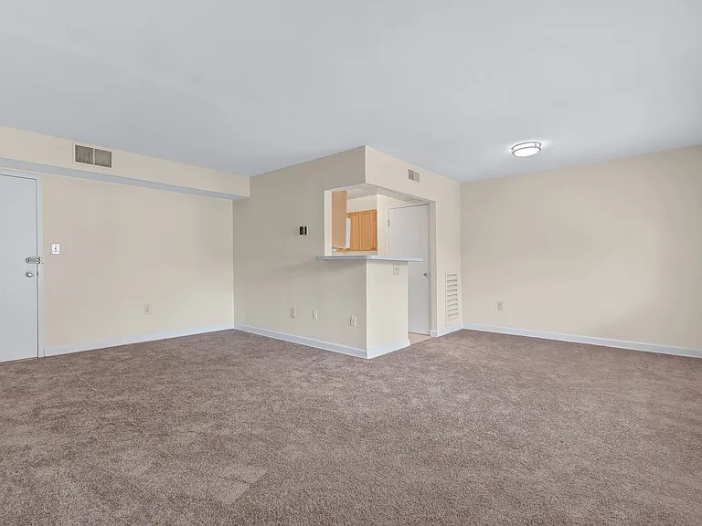 Manchester Manor — Photo 18