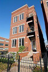 1st image of 1136 W Fullerton Ave APT 1
