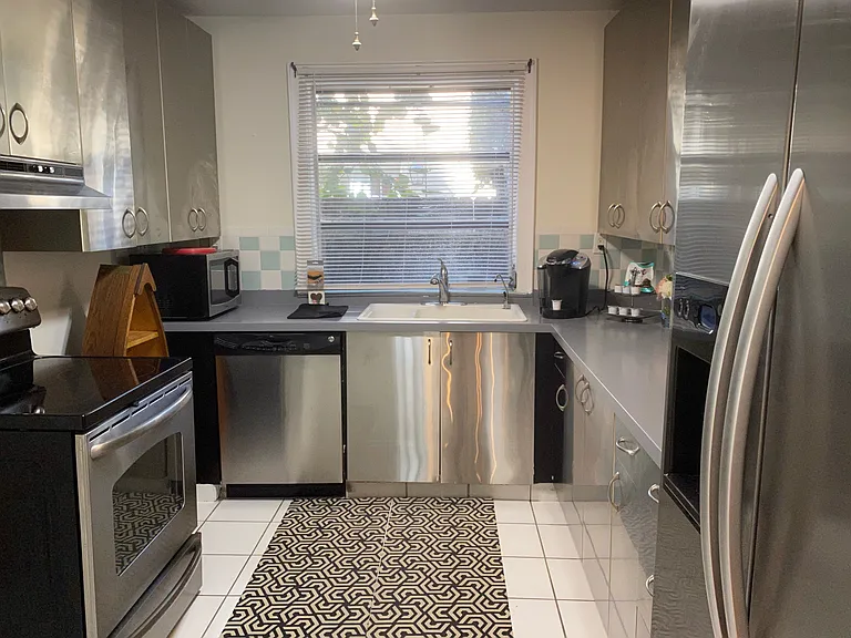 600 Biscayne Dr #1 — Photo 14