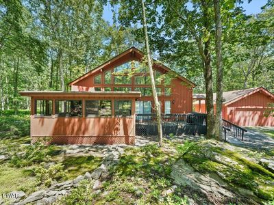 226 Maple Ridge Dr, Lords Valley, PA, 18428