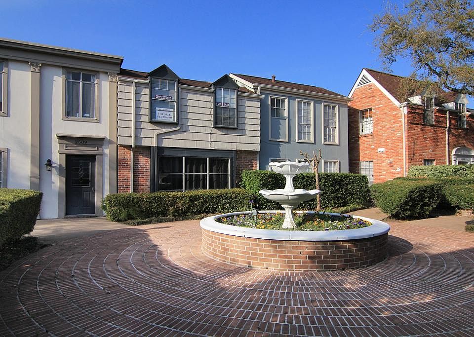 Beautiful courtyard view from the living area