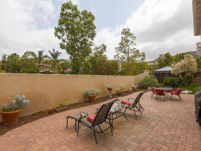 2nd image of 1075 Tesoro Ave