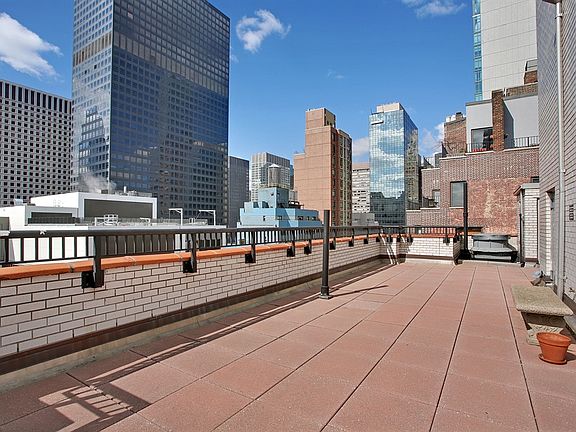 4th image of 235 E 57th St APT 11A