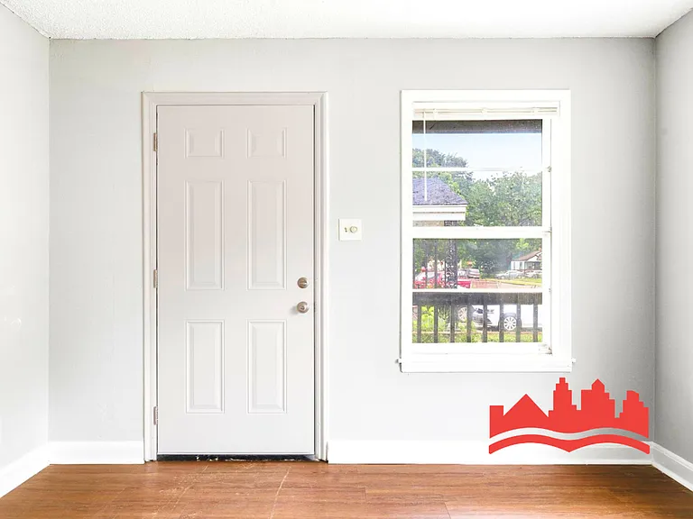 297 Eastview St — Photo 5