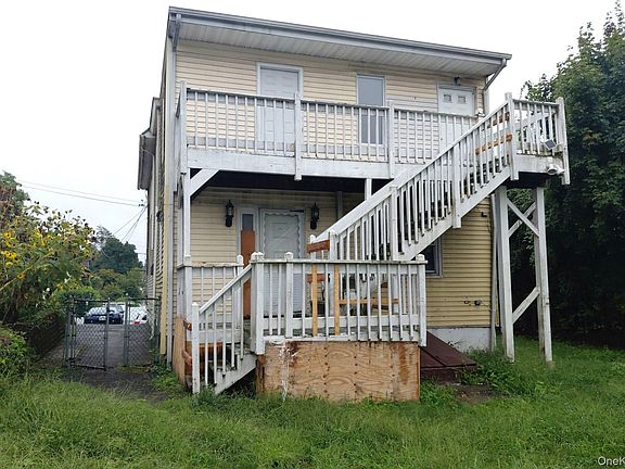 2nd image of 424 Willett Avenue