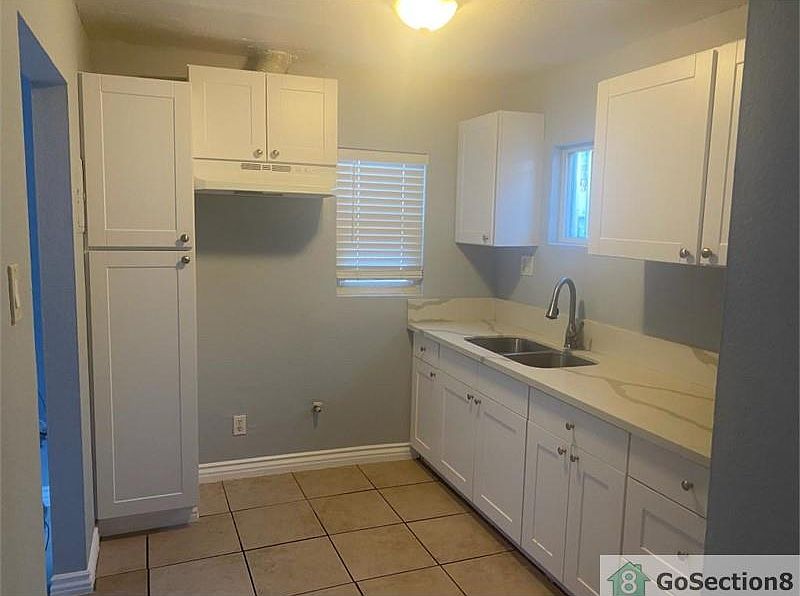 1st image of 729 E 108th St #5