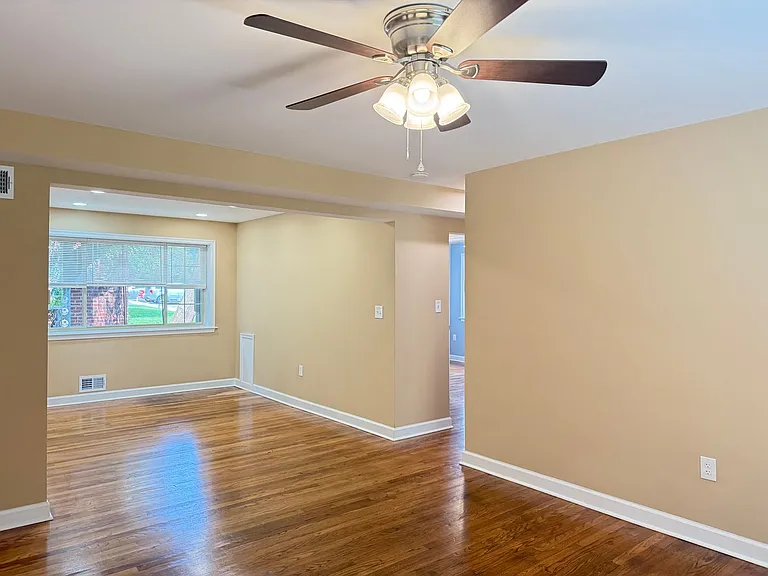 8804 Bradford Rd — Photo 4