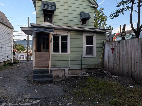 4th image of 31 Essex Ln