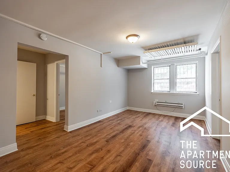 5736 N Winthrop Ave #1 — Photo 1