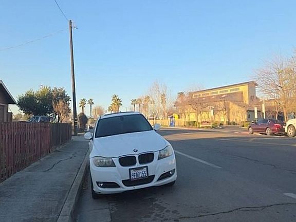 Exterior Neighborhood (street photo)