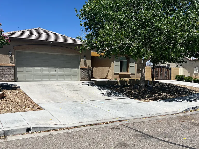 15644 Red Oak Way — Photo 1