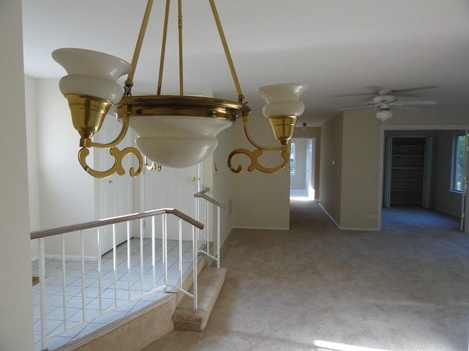 2nd image of 350 Springlake Ln APT B