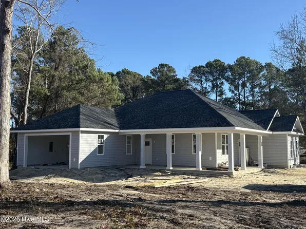 124 Pine Needle Circle, Cape Carteret, NC 28584