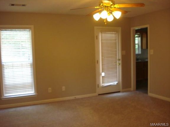 3rd image of 814 Joan Ln
