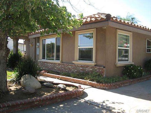 3rd image of 15467 El Cajon St